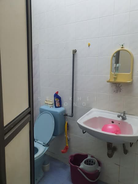 1-storey Terraced House for Sale in Taman Kamunting Maju (Kamunting) - See Khei Leong - Bathroom - PropertyGuru.com.my