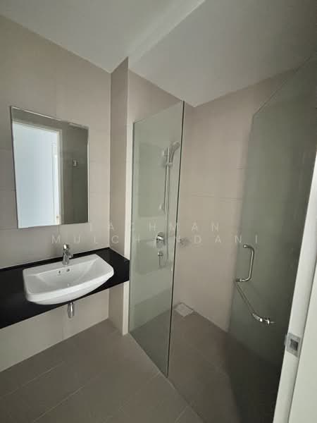 Servis Apartment untuk Disewa di Met 1 Residences - Lachman Mulchandani - Second Bathroom - PropertyGuru.com.my