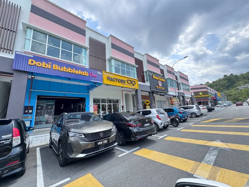 2 Storey Shoplot Sentosa Square, Bukit Sentosa Rawang untuk Untuk Disewa - RM 7,500 /bulan, Apr 2026 - Exterior - PropertyGuru.com.my