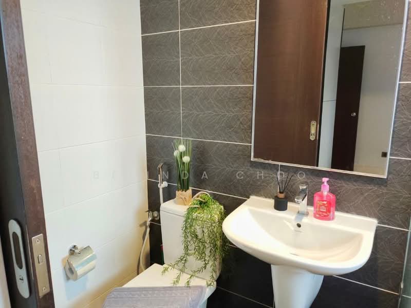 Service Residence for Sale at V@SUMMERPLACE - Belinda Choo - Bathroom - PropertyGuru.com.my