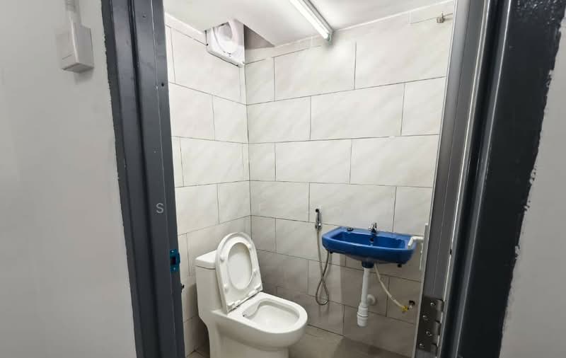 Factory for Rent in Klang (Selangor) - Steve Chen - Bathroom - PropertyGuru.com.my