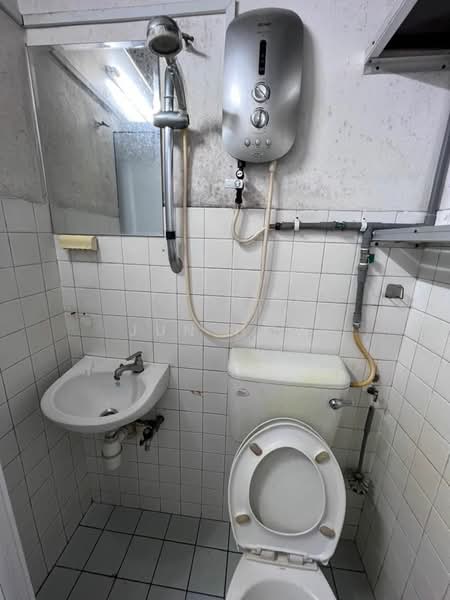 Apartment for Sale at Taman Desa Batu Caves - Jun How - Bathroom - PropertyGuru.com.my