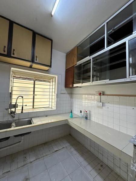 Pangsapuri untuk Dijual di Taman Desa Batu Caves - Jun How - Kitchen - PropertyGuru.com.my