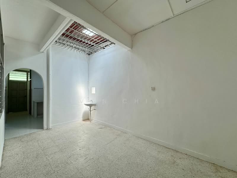 1-storey Terraced House for Sale in Bukit Gedung (Bayan Baru) - Ivan Chia - Interior - PropertyGuru.com.my