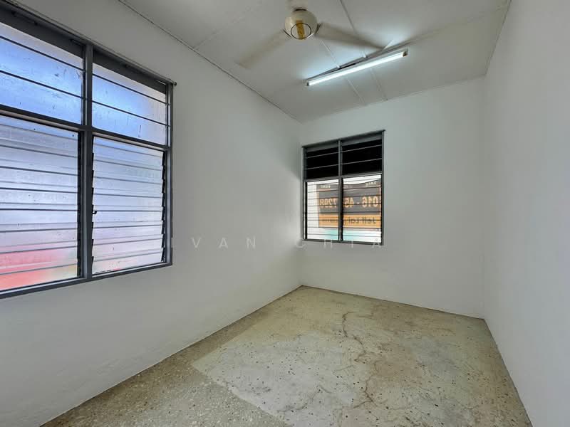 1-storey Terraced House for Sale in Bukit Gedung (Bayan Baru) - Ivan Chia - Interior - PropertyGuru.com.my