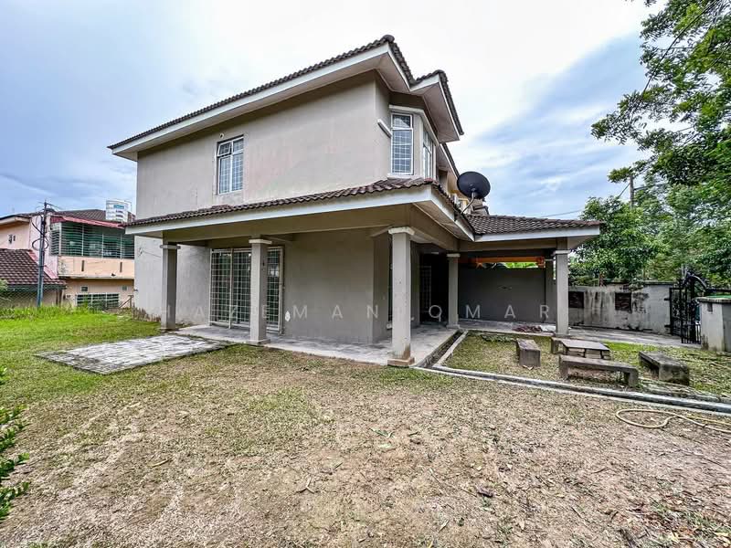 2-storey Terraced House for Sale in Taman Lestari Putra (Seri Kembangan) - Hazeman Omar - Exterior - PropertyGuru.com.my