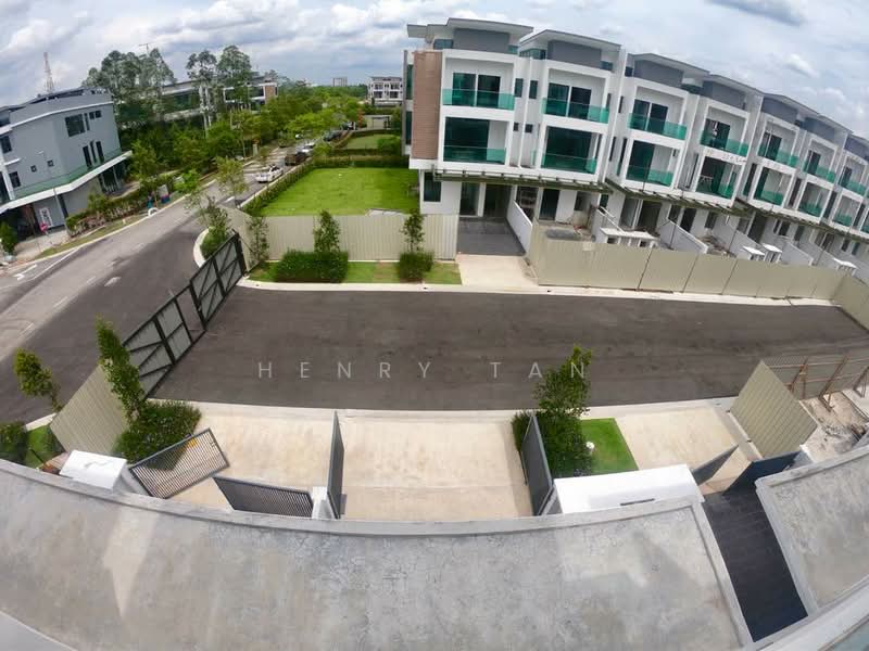 Rumah Teres 3 Tingkat untuk Dijual di Setia Alam (Selangor) - Henry Tan - Exterior - PropertyGuru.com.my