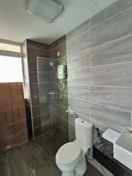 Service Residence for Sale at KSL Residence @ Daya - Vincent Gian - Bathroom - PropertyGuru.com.my