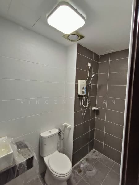 Service Residence for Sale at KSL Residence @ Daya - Vincent Gian - Bathroom - PropertyGuru.com.my