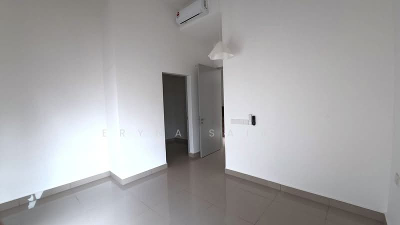 Sejati Lakeside 2 untuk Untuk Disewa - RM 5,500 /bulan, Mac 2026 - Interior - PropertyGuru.com.my