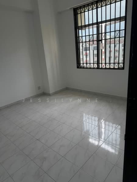 Taman Jubilee Phase 5 untuk Untuk Dijual - RM 380,000, Mac 2026 - Interior - PropertyGuru.com.my