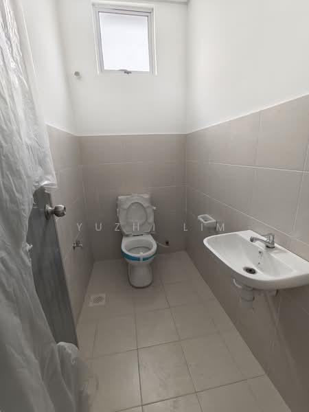 Shop / Office for Rent in Gelang Patah (Johor) - Yuzhi Lim - Bathroom - PropertyGuru.com.my