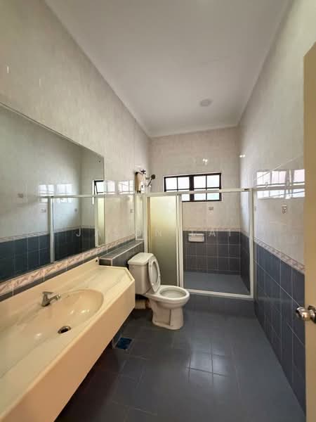 Semi-Detached House for Sale in Bukit Rahman Putra (Sungai Buloh) - Jason Lai - Bathroom - PropertyGuru.com.my
