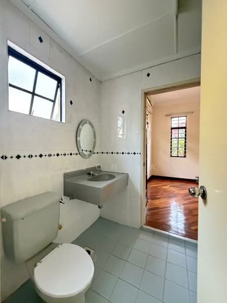 Semi-Detached House for Sale in Bukit Rahman Putra (Sungai Buloh) - Jason Lai - Bathroom - PropertyGuru.com.my