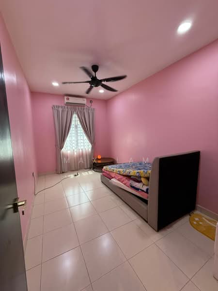 2-storey Terraced House for Sale in Taman Scientex Senai (Senai) - Max Lam - Bedroom - PropertyGuru.com.my