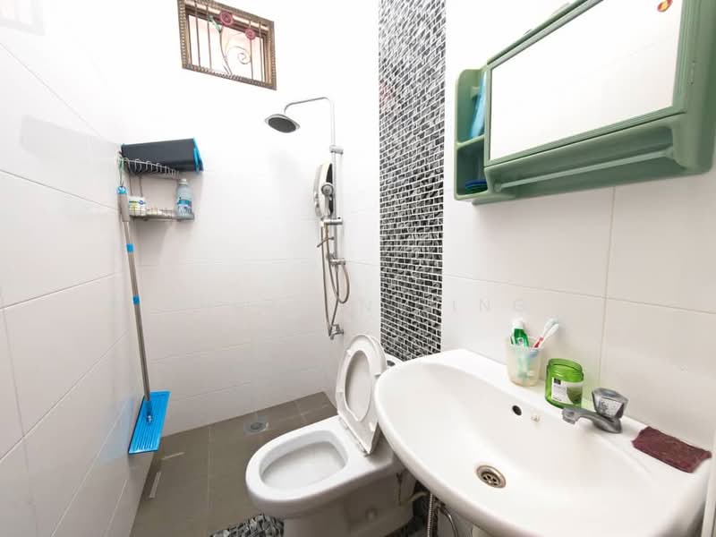 Semi-Detached House for Sale in Johor Bahru (Johor) - Sherlyn Ting - Bathroom - PropertyGuru.com.my