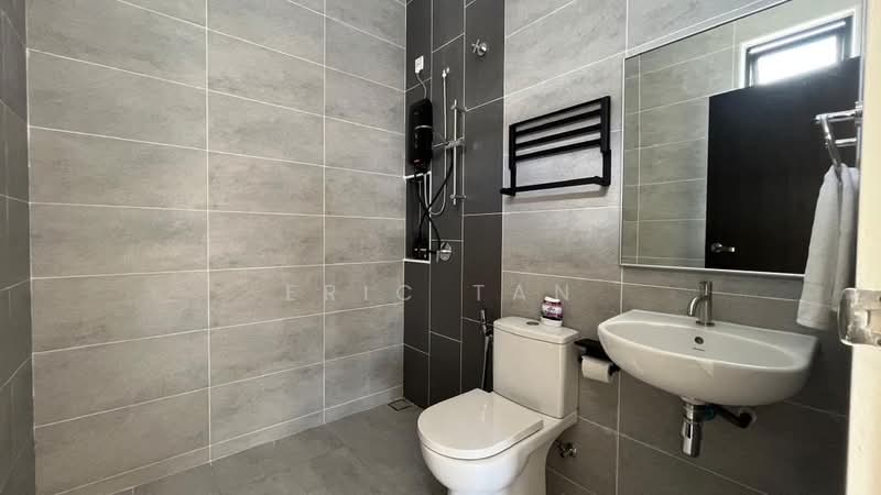 Cluster House for Sale in Taman Mount Austin (Tebrau) - Eric Tan - Bathroom - PropertyGuru.com.my
