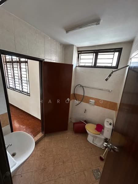 Taman Damansara Aliff untuk Untuk Dijual - RM 750,000, Mac 2026 - Bathroom - PropertyGuru.com.my