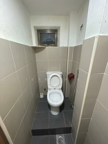 Rifle Range untuk Untuk Disewa - RM 500 /bulan, Mac 2026 - Bathroom - PropertyGuru.com.my