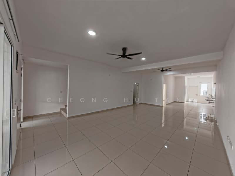 Terraced House for Rent in Bandar Sri Sendayan (Negeri Sembilan) - Cheong Hu Tan - Living Room - PropertyGuru.com.my