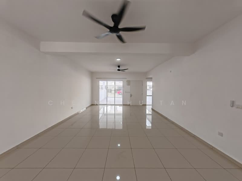 Terraced House for Rent in Bandar Sri Sendayan (Negeri Sembilan) - Cheong Hu Tan - Living Room - PropertyGuru.com.my