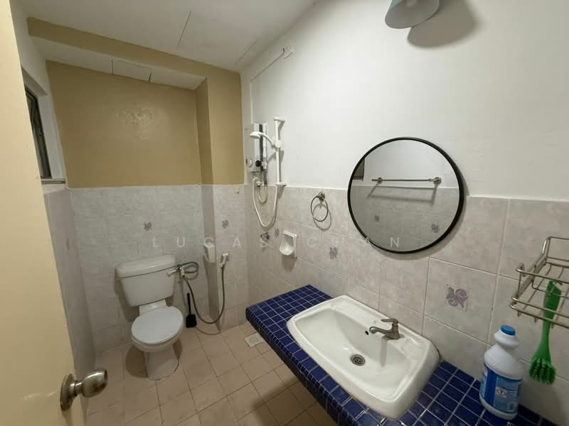 Condominium for Rent at Ridzuan Condominium - Lucas Chan - Bathroom - PropertyGuru.com.my