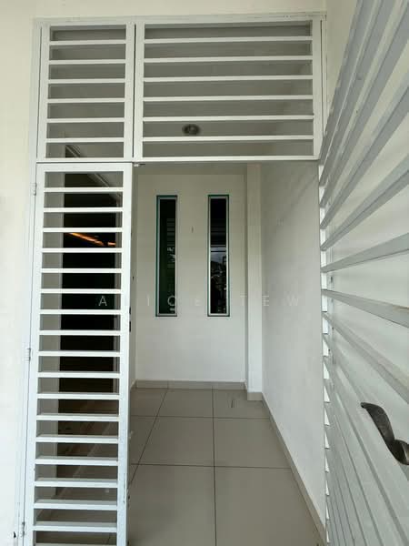 2-storey Terraced House for Rent in Taman JP Perdana (Johor Bahru) - Alice Tew - Entrance - PropertyGuru.com.my