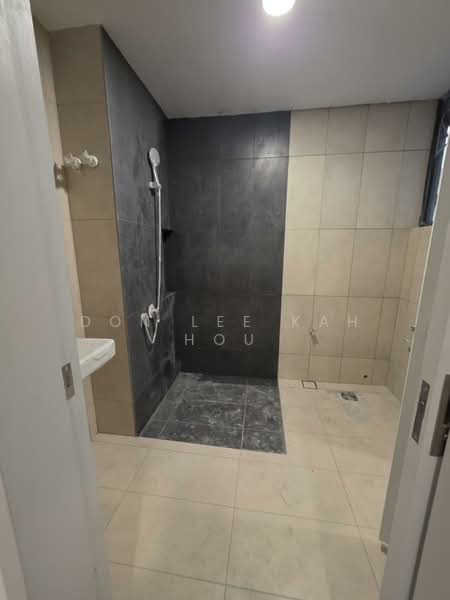 Terraced House for Rent in Taman Bukit Serdang (Seri Kembangan) - Don Lee Kah Hou - Bathroom - PropertyGuru.com.my