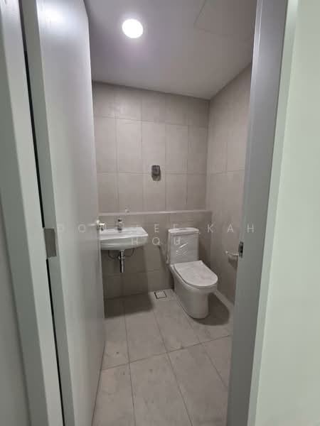 Terraced House for Rent in Taman Bukit Serdang (Seri Kembangan) - Don Lee Kah Hou - Bathroom - PropertyGuru.com.my