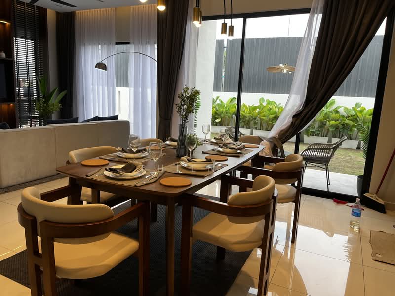 Cluster House for Sale in Kota Kemuning (Shah Alam) - Thien . - Dining Room - PropertyGuru.com.my