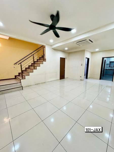 Terraced House for Sale in Bandar Botanic (Klang) - Angeline lee - Living Room - PropertyGuru.com.my