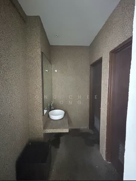 Office for Rent in Desa Sri Hartamas (Sri Hartamas) - Ong Chee Yong - Bathroom - PropertyGuru.com.my