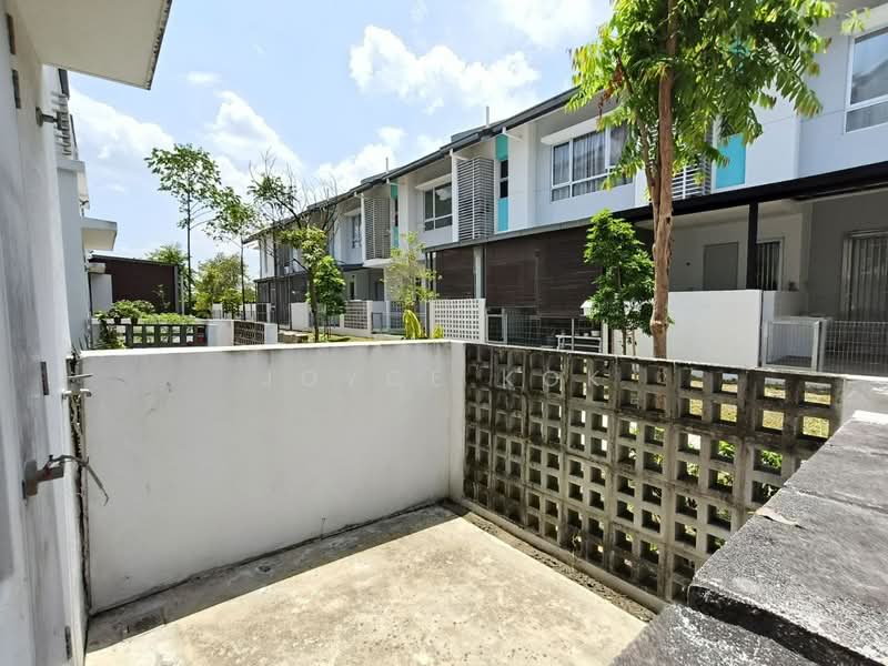 Rumah Teres 3 Tingkat untuk Dijual di Tanjong Duabelas (Selangor) - Joyce Kok - Exterior - PropertyGuru.com.my