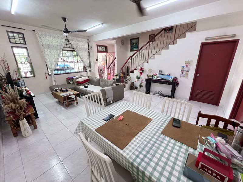 2-storey Terraced House for Sale in Taman Nusa Indah (Iskandar Puteri (Nusajaya)) - PEI SIAN NG - Living Room - PropertyGuru.com.my