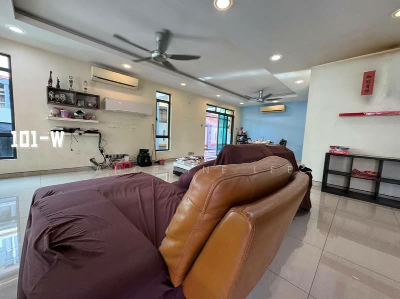 Bungalow for Sale in Aman Perdana (Kapar) - Angeline lee - Living Room - PropertyGuru.com.my