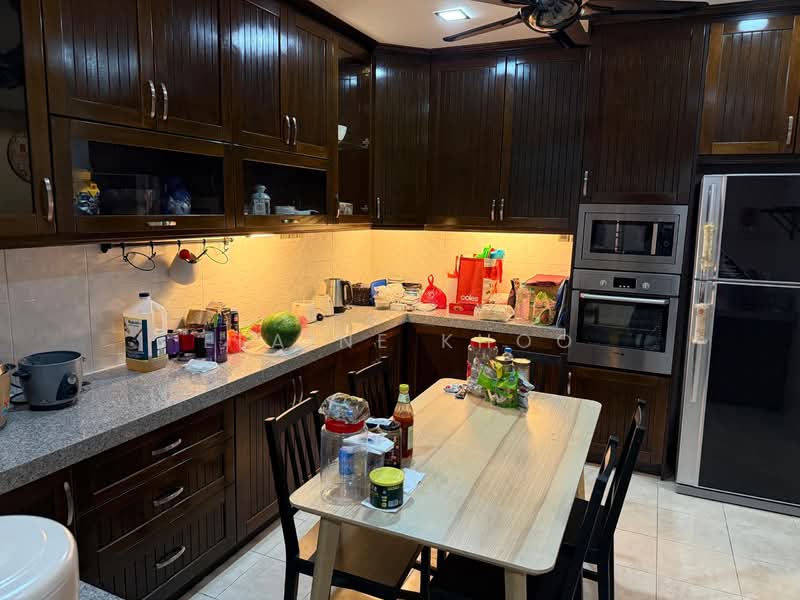 2-storey Terraced House for Sale in Alam Budiman (Shah Alam) - Elaine Khoo - Kitchen - PropertyGuru.com.my