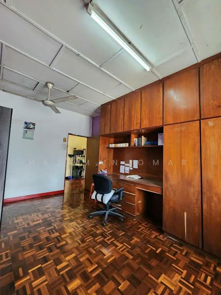 2-storey Terraced House for Sale in Kelana Jaya (Petaling Jaya) - Hazeman Omar - Study - PropertyGuru.com.my