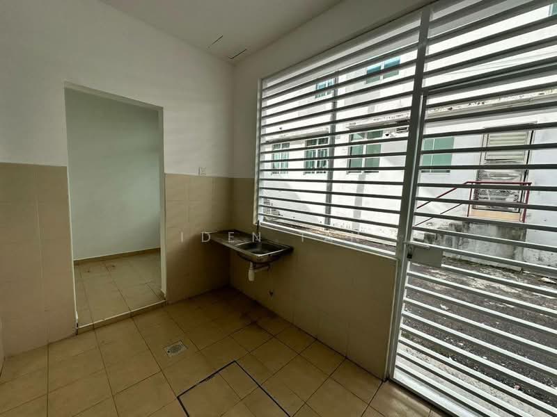 2-storey Terraced House for Sale in Nusa Sentral (Iskandar Puteri (Nusajaya)) - Iden Tan - Kitchen - PropertyGuru.com.my