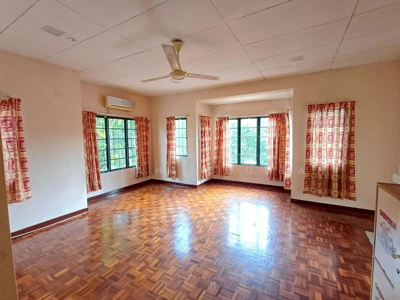 2-storey Terraced House for Sale in Petaling Jaya (Selangor) - Nadiah Abdullah - Living Room - PropertyGuru.com.my