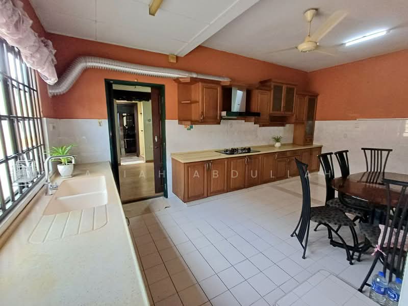 2-storey Terraced House for Sale in Petaling Jaya (Selangor) - Nadiah Abdullah - Kitchen - PropertyGuru.com.my