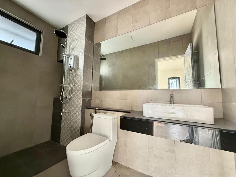 2-storey Terraced House for Sale in Elmina (Shah Alam) - Ryan Soo - Bathroom - PropertyGuru.com.my