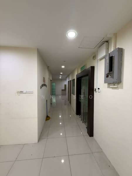 Shop / Office for Sale in Bandar Puteri Puchong (Puchong) - Ginny Seow - Corridor - PropertyGuru.com.my