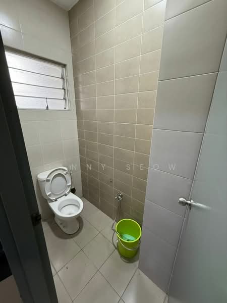 Shop / Office for Sale in Bandar Puteri Puchong (Puchong) - Ginny Seow - Bathroom - PropertyGuru.com.my