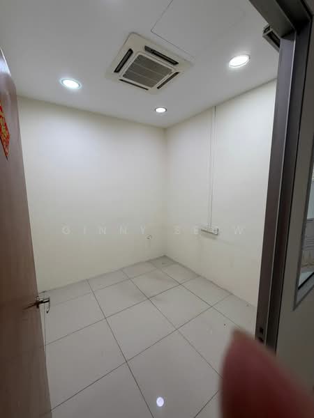 Shop / Office for Sale in Bandar Puteri Puchong (Puchong) - Ginny Seow - Interior - PropertyGuru.com.my
