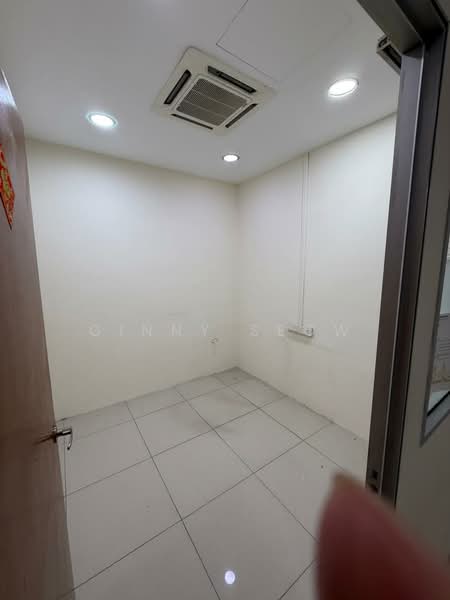 Shop / Office for Sale in Bandar Puteri Puchong (Puchong) - Ginny Seow - Interior - PropertyGuru.com.my