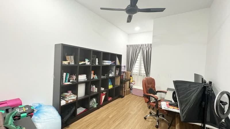 2-storey Terraced House for Sale in Dengkil (Selangor) - Asyraf Azman - Study - PropertyGuru.com.my