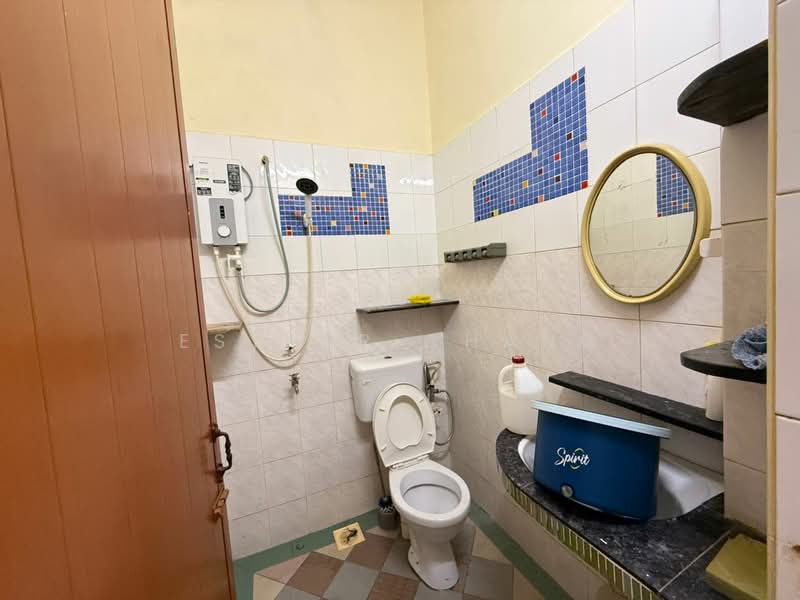 1-storey Terraced House for Sale in Johor Bahru (Johor) - Esther Chang - Bathroom - PropertyGuru.com.my