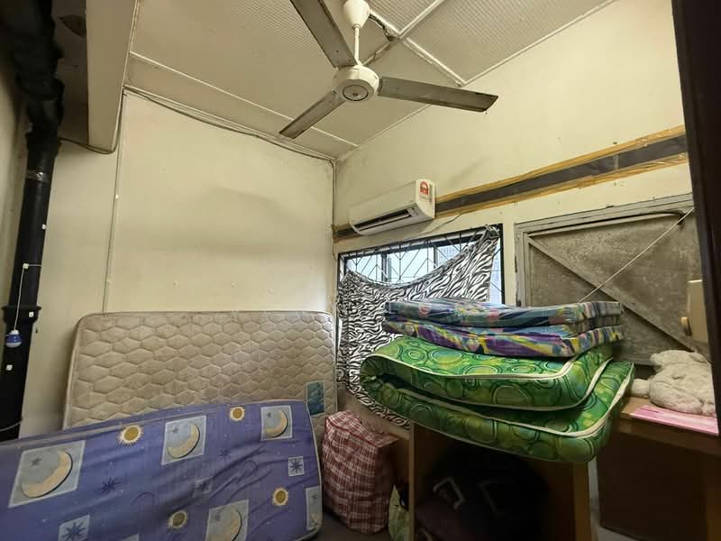 Taman Johor Jaya untuk Untuk Dijual - RM 560,000, Mac 2026 - Bedroom - PropertyGuru.com.my