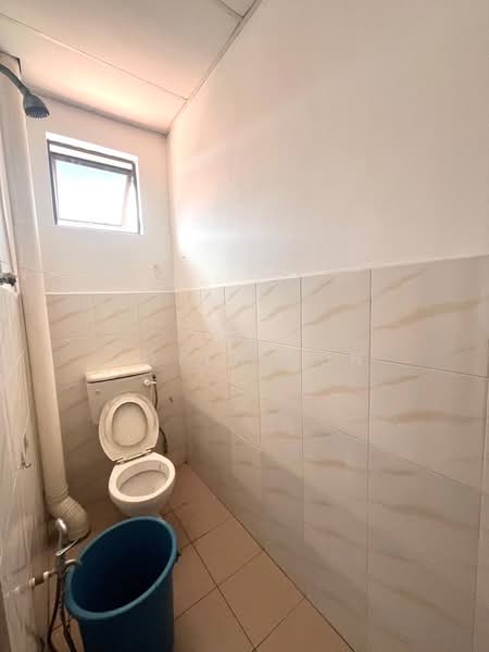 Shop for Rent in Taman Molek (Johor Bahru) - Joyen Pun - Bathroom - PropertyGuru.com.my