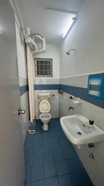 Flora Damansara Flat untuk Untuk Disewa - RM 700 /bulan, Mac 2026 - Bathroom - PropertyGuru.com.my